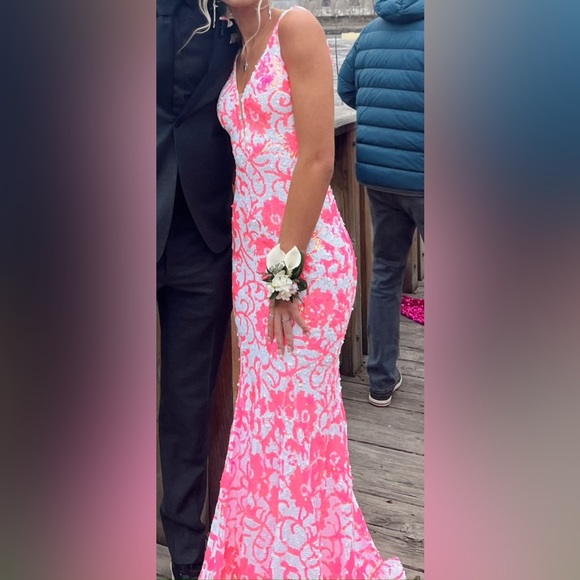 PROM DRESS!!! - Picture 3 of 6